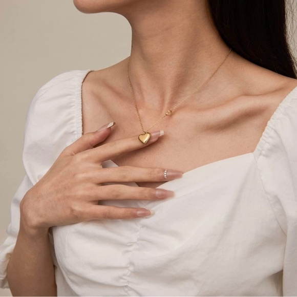 Gold 18k Played Heart Chain Necklace - Picture 2 of 4